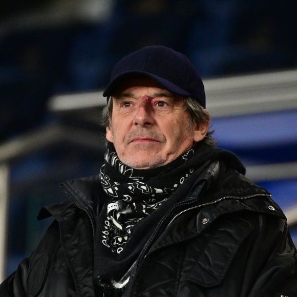 Jean-Luc Reichmann - Célébrités dans les tribunes du match de Ligue 1 McDonald's entre le PSG (Paris Saint-Germain) et le Paris FC (2-1) au Parc des Princes à Paris le 4 janvier 2026. © Christian Liewig/Bestimage