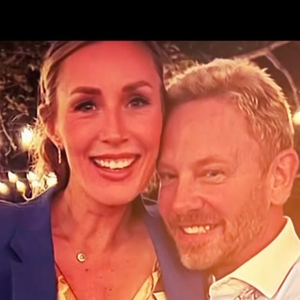 Ian Ziering et sa compagne dans Danse avec les stars, capture d'écran TF1