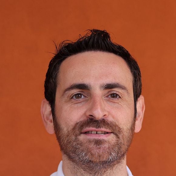 Camille Combal - Célébrités au village lors des Internationaux de France de tennis de Roland Garros 2024 à Paris le 9 juin 2024.