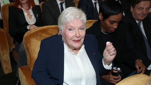 Line Renaud de sortie pour une occasion spéciale : l'artiste de 97 ans apparaît en pleine forme