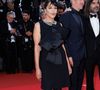 Chignon, collier de perles et robe noire, tout y était. 
Leïla Bekhti - Montée des marches du film " Histoires de la nuit " lors du 79ème Festival International du Film de Cannes, le 21 mai 2026. © Jacovides-Moreau / Bestimage