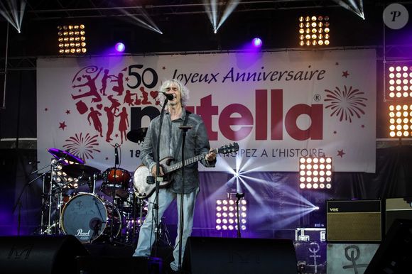 De plus, de grands événements sont aussi organisés en l'honneur de la recette inventée par Francesco Rivella. 

Louis Bertignac participe au 50 ans de Nutella, au parc de Sceaux, le 18 mai 2014.

Photo : Julien Sarkissian / Bestimage