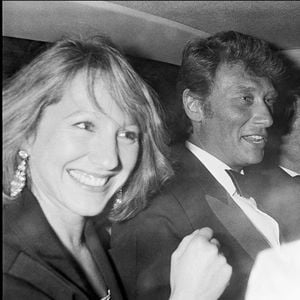 Une archive photographique en noir et blanc d'un baiser entre Nathalie Baye et Johnny Hallyday.

Archives : Johnny Hallyday et Nathalie Baye au festival de Cannes en 1984
Bestimage