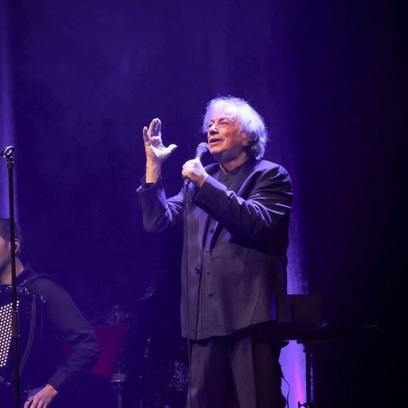 Exclusif - Hervé Vilard retrouve son public le temps d'un concert à la salle Pleyel à Paris avant de partir en tournée pour une cinquantaine de dates. Paris le 25 octobre 2026. © Jack Tribeca / Bestimage