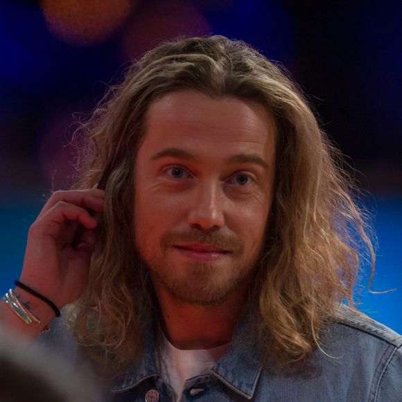 Julien Dore lors du 30eme Téléthon a Paris, France, le 3 decembre 2016.