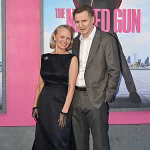 D'après plusieurs tabloïds, Pamela Anderson et Liam Neeson se fréquenterait depuis le printemps 2025 !

Liam Neeson et Pamela Anderson à la première de « The Naked Gun » le 28 juillet 2025 à New York. (STARMAX / BESTIMAGE).