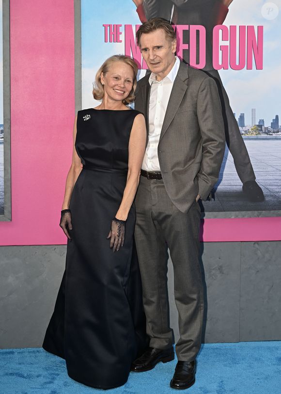 D'après plusieurs tabloïds, Pamela Anderson et Liam Neeson se fréquenterait depuis le printemps 2025 !

Liam Neeson et Pamela Anderson à la première de « The Naked Gun » le 28 juillet 2025 à New York. (STARMAX / BESTIMAGE).