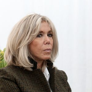 Info - Décès de Anne-Marie Trogneux, soeur de Brigitte Macron à l’âge de 93 ans - Info - Agression de Jean-Baptiste Trogneux à Amiens : deux hommes condamnés à un an et 15 mois de prison ferme - Brigitte Macron - Le président français Emmanuel Macron, accompagné de la première dame Brigitte Macron, visitent le petit théâtre à l'italienne de Guéret, avec les élus et acteurs locaux de la culture, le 16 septembre 2022. A cette occasion, le couple présidentiel a assisté à un extrait de MacBeth, aux côtés de la ministre de la Culture R.Abdul-Malak. S.Bern a souligné la "richesse patrimoniale" de ce théâtre. 
© Stéphane Lemouton/Bestimage