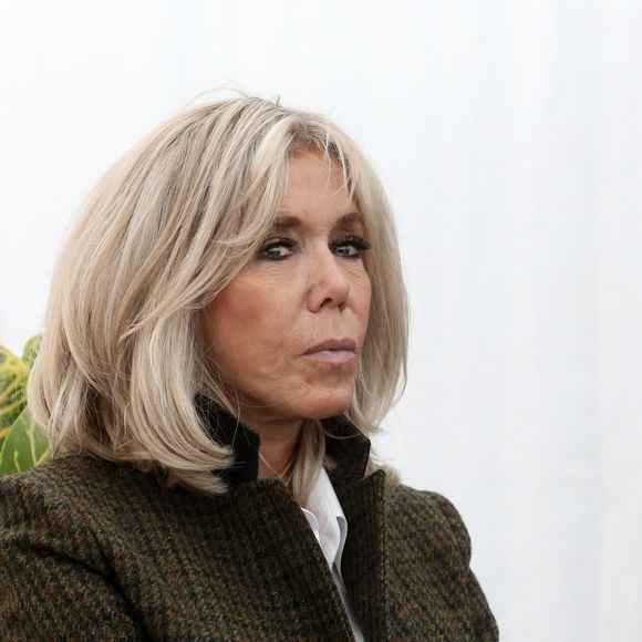 Info - Décès de Anne-Marie Trogneux, soeur de Brigitte Macron à l’âge de 93 ans - Info - Agression de Jean-Baptiste Trogneux à Amiens : deux hommes condamnés à un an et 15 mois de prison ferme - Brigitte Macron - Le président français Emmanuel Macron, accompagné de la première dame Brigitte Macron, visitent le petit théâtre à l'italienne de Guéret, avec les élus et acteurs locaux de la culture, le 16 septembre 2022. A cette occasion, le couple présidentiel a assisté à un extrait de MacBeth, aux côtés de la ministre de la Culture R.Abdul-Malak. S.Bern a souligné la "richesse patrimoniale" de ce théâtre. 
© Stéphane Lemouton/Bestimage