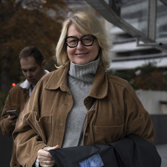 Ces derniers jours, la maman d'Alessandro enchaîne les tournages et justement, dans une autre story publiée dans la foulée, elle a partagé sa nouvelle collaboration autour d'un "Atelier Cake Design". 

Exclusif - Luana Belmondo - Arrivées des personnalités à l'enregistrement de l'émission "Vivement dimanche", diffusée le 23 novembre 2025.

© Vincenzo Arnone / Bestimage