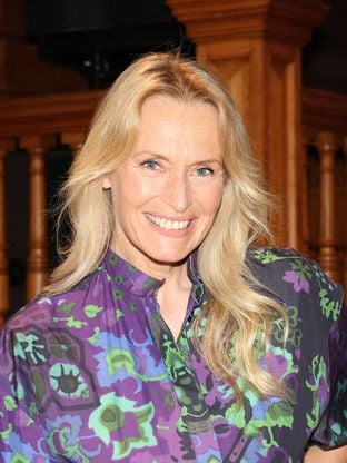 Estelle Lefébure inspire avec une routine beauté minimaliste et facile à adopter