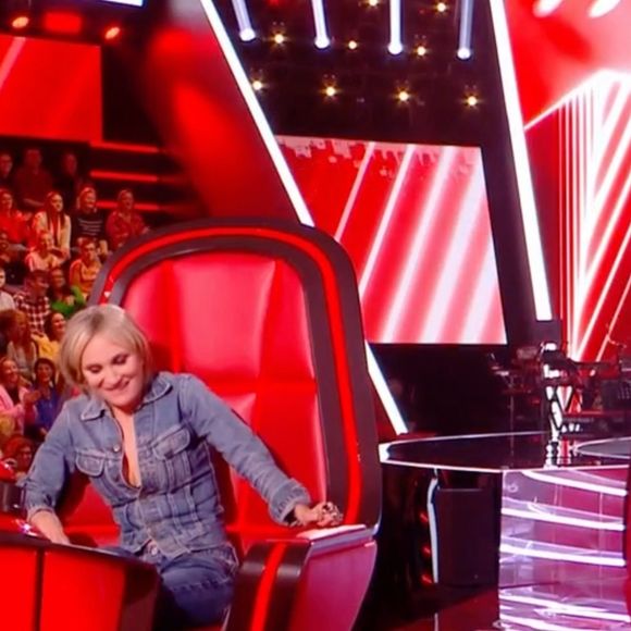 Patricia Kaas et Lisa Steinway sur le plateau de "The Voice" lors des auditions à l'aveugle ce samedi 8 février 2025. (Capture d'écran - The Voice - TF1).