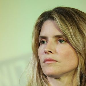 À 15 ans, l’actrice ne s’aimait pas. "J’étais grande, j’ai eu des formes assez vite, j’étais embêtée avec ça. C’est violent de se voir changer." 

Alice Taglioni - Cérémonie de clôture de la 5ème édition du Festival International du Film Policier de Reims le 5 Avril 2025. © Denis Guignebourg/BestImage