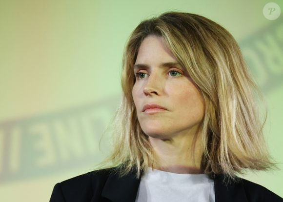 À 15 ans, l’actrice ne s’aimait pas. "J’étais grande, j’ai eu des formes assez vite, j’étais embêtée avec ça. C’est violent de se voir changer." 

Alice Taglioni - Cérémonie de clôture de la 5ème édition du Festival International du Film Policier de Reims le 5 Avril 2025. © Denis Guignebourg/BestImage