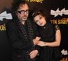 En 2001, il tombe sous le charme d'Helena Bonham Carter... 

Tim Burton et sa femme Helena Bonham-Carter arrivant pour le Cocktail de lancement de l'exposition Tim Burton à la Cinémathèque Française à Paris, France le 5 mars 2012. Photo de Giancarlo Gorassini/ABACAPRESS.COM