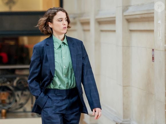 Il a été reconnu coupable d’agressions sexuelles aggravées sur l’actrice Adèle Haenel.

Adèle Haenel - Interruption de séance lors du procès en appel du réalisateur Christophe Ruggia accusé d'agressions sexuelles par Adèle Haenel reprend au palais de justice sur île de la Cité, chambre 2-5 de la cour d'appel de Paris, France, le 23 janvier 2026. © Julien Sarkissian/Bestimage