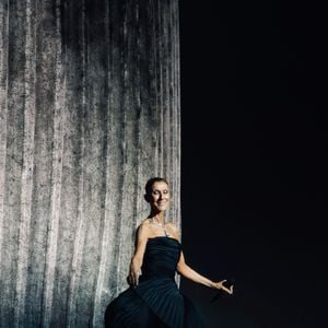 Celine Dion, tenue et bijoux Boucheron, lors de son premier concert à la Plénitude Arena à Paris La Défense le 12 septembre 2026. 

Photo : Agence / Bestimage