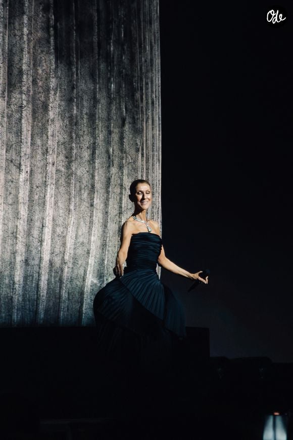 Celine Dion, tenue et bijoux Boucheron, lors de son premier concert à la Plénitude Arena à Paris La Défense le 12 septembre 2026. 

Photo : Agence / Bestimage
