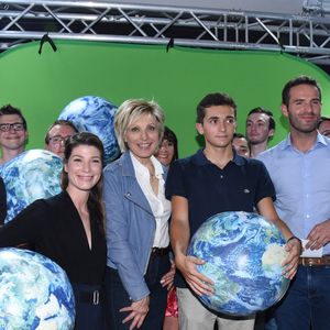 Une personnalité du monde de la météo va bientôt devenir papa...

Evelyne Dheliat, Chloe Nabedian, Cécile Djunga, Marc Hay assistant au 15e Forum international de la météo et du climat à Paris. Photo by Alain Apaydin/ABACAPRESS.COM