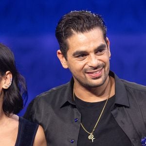 Exclusif - Karima Charni, Christophe Licata, Mayane pour les surprises lors de l'enregistrement de l'émission "La Boîte à secrets", présentée par F.Bollaert et diffusée le 2 janvier 2026 sur France 3, dans les studios du Lendit à Saint-Denis, France, le 1er décembre 2025. © Cyril Moreau/Bestimage