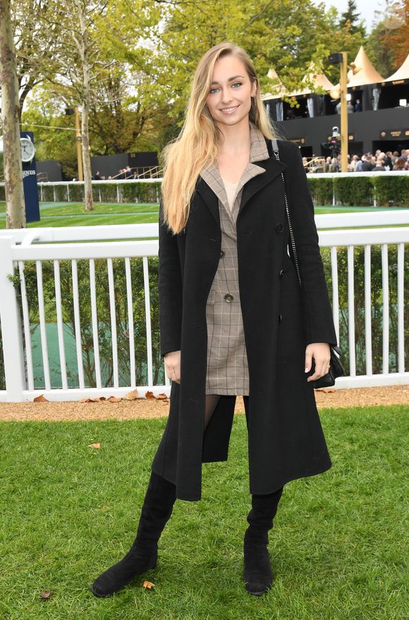 Emma Smet - People au Qatar Prix de l'Arc de Triomphe sur l'hippodrome de Longchamp à Paris le 6 octobre 2019. © Coadic Guirac.Bestimage