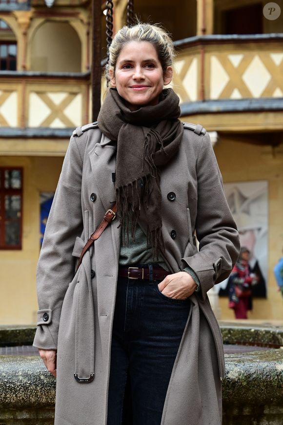 Alice Taglioni lors de la 165e vente aux enchères des Hospices de Beaune, le 16 novembre 2025. © Romain Doucelin / Bestimage