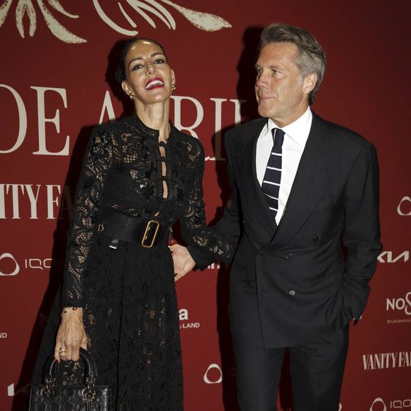 Le prince Emmanuel-Philibert de Savoie et sa compagne Adriana Abascal - Adriana Abascal,Emmanuelle Filiberto de Saboya au photocall de la soirée Vanity Fair: La noche del Pescaito à Séville le 5 mai 2025 Cordon / Bestimage