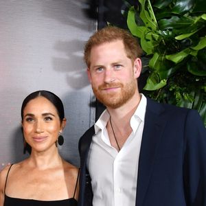 Le prince Harry s’est rendu seul en Angola.

Le prince Harry et son épouse Meghan Markle ont fait une apparition surprise à la première mondiale de Bob Marley : en Jamaïque. (Backgrid UK/ Bestimage).