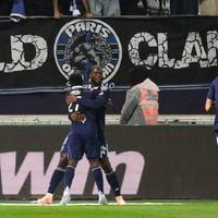 Pour 6,5 millions d'euros, ce footballeur a quitté la Bretagne pour une petite ville de 7900 habitants au Sud de Paris