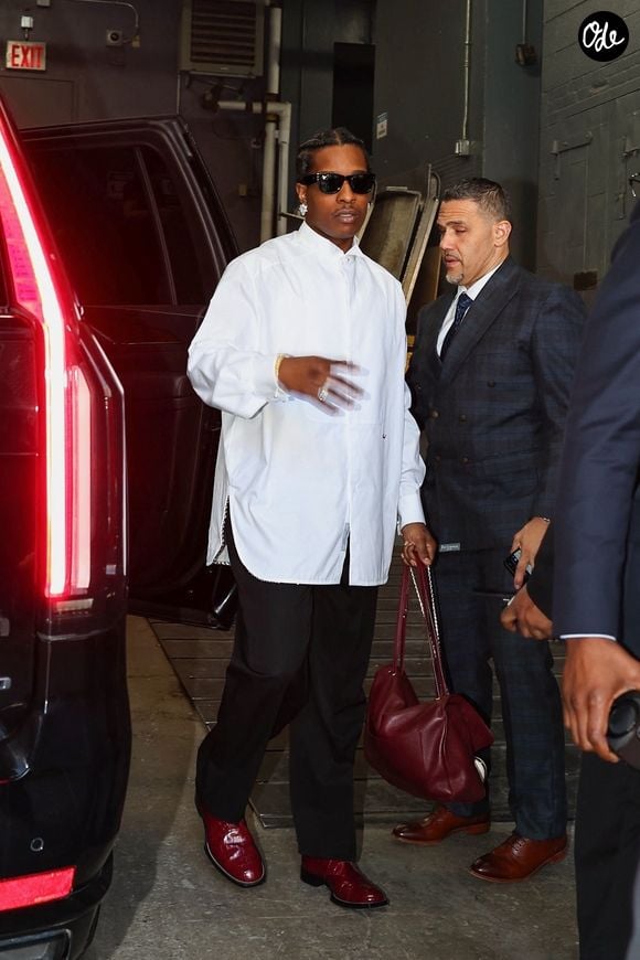 New York, NY A$AP Rocky fait une entrée élégante aux Spring Studios à New York pour recevoir le prix inaugural Tribeca X Filmmaker of the Year lors du festival du film de Tribeca. 

Backgrid USA / Bestimage