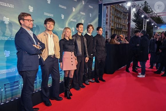 Nicolas Mathieu, Zoran Boukherma, Ludivine Sagnier, Ludovic Boukherma, Paul Kircher, et les deux réalisateurs,  et  Sayyid El Alami pour le film "Leurs enfants après eux" adapté du roman de Nicolas Mathieu (Prix Goncourt 2018)durant la soirée d'ouverture de la 6ème édition du festival Cinéroman au cinéma Pathé Gare du Sud, à Nice, le 30 septembre 2024.
Cinéroman est un festival dédié aux adaptations cinématographiques de roman. © Bebert / Jacovides / Bestimage