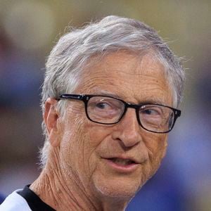 16 septembre 2025, Los Angeles, Californie, États-Unis : Bill Gates assiste au match de la MLB opposant les Los Angeles Dodgers aux Philadelphia Phillies, le mardi 16 septembre 2025, au Dodger Stadium de Los Angeles (Californie). Les Dodgers se sont inclinés face aux Phillies sur le score de 6 à 9. JAVIER ROJAS/PI (Crédit image : © PI via ZUMA Press Wire)