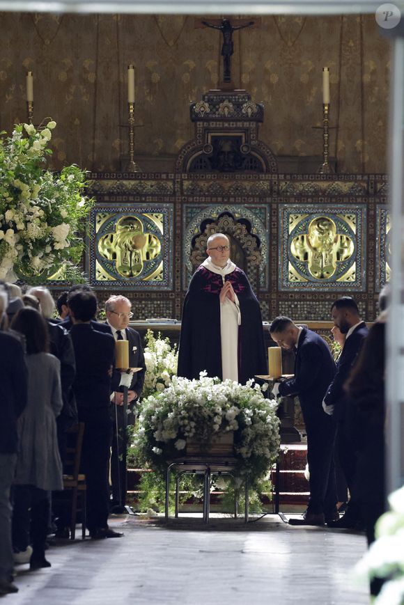 Arrivées aux obsèques de Nadia Farès en l'église Saint-Jean-de-Montmartre à Paris, le 24 avril 2026. N.Farès est décédée le 17 avril 2026 quelques jours après un "incident cardiaque" survenu le 12 avril 2026 dans la piscine du complexe sportif, Blanche (9ème).