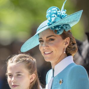 La princesse Charlotte de Galles, Catherine (Kate) Middleton, princesse de Galles, - Les membres de la famille royale britannique arrivent à Buckingham Palace pour la cérémonie Trooping the Colour à Londres, le 14 juin 2025. Affecté par le crash du Boeing 787 Dreamliner à Ahmedabad du 12 juin, le souverain et les officiels porteront un brassard noir en hommage aux plus de 270 victimes. Bon nombre d'elles étaient des ressortissants britanniques.
© Goff Inf / Bestimage