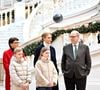 La famille princière de Monaco a reçu les enfants de la principauté au sein du palais.

Le prince Albert II de Monaco, la princesse Charlene et leurs enfants la princesse Gabriella et le prince héréditaire Jacques ont accueilli les enfants monégasque pour le traditionnel arbre de Noël du Palais à Monaco. © Bruno Bebert/Bestimage
