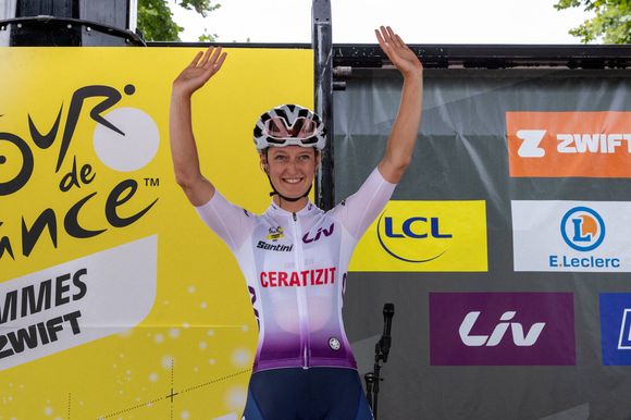 Cédrine Kerbaol maillot blanc au départ de l'étape 6 du Tour de France féminin 2023 à Albi, France le 27 juillet 2023. Photo by Arnaud Bertrand/ ABACAPRESS.COM