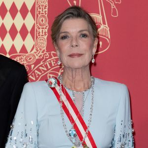 Caroline de Monaco et Vincent Lindon se rencontrent et tombent amoureux, alors que le comédien est en pleine promotion du film "La Crise"

La princesse Caroline de Hanovre - La famille princière de Monaco arrive au gala "Bonsoir Monte-Carlo - Grande revue - Josephine Baker" à l'opéra de Monte-Carlo à l'occasion de la fête nationale
© Olivier Huitel / Pool Monaco / Bestimage