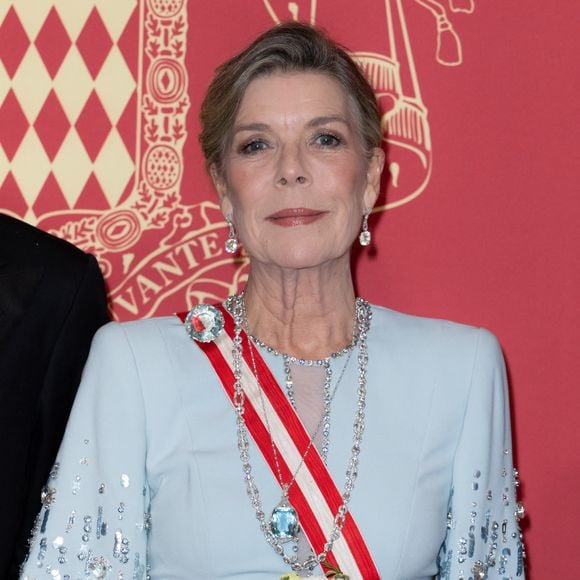 Caroline de Monaco et Vincent Lindon se rencontrent et tombent amoureux, alors que le comédien est en pleine promotion du film "La Crise"

La princesse Caroline de Hanovre - La famille princière de Monaco arrive au gala "Bonsoir Monte-Carlo - Grande revue - Josephine Baker" à l'opéra de Monte-Carlo à l'occasion de la fête nationale
© Olivier Huitel / Pool Monaco / Bestimage