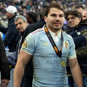 Antoine Dupont est maintenant tourné vers la finale du championnat qui aura lieu au stade de France à Paris samedi 27 juin

Exclusif - Antoine Dupont lors du match de rugby du Tournoi des Six Nations France contre Angleterre au Stade de France à Saint-Denis le 14 mars 2026.