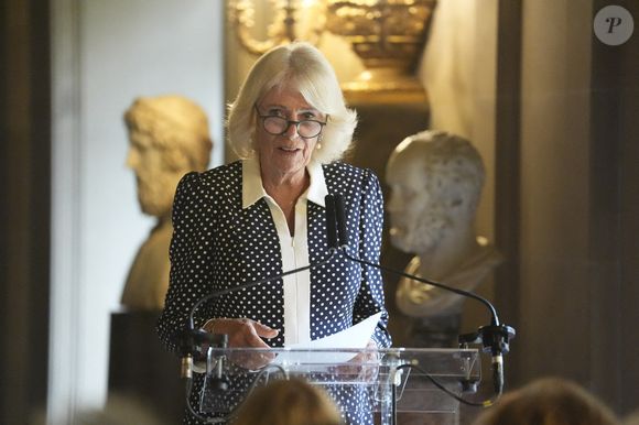 L'épouse du roi Charles III a rendu hommage à une amie de longue date.

La reine Camilla prononce un discours lors du Queen's Reading Room Festival à Chatsworth House à Bakewell, Derbyshire, Royaume-Uni, le 19 septembre 2025. Photo by Danny Lawson/PA Wire/ABACAPRESS.COM