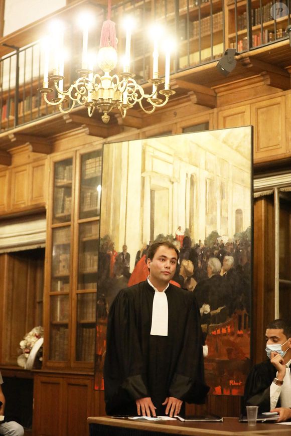 Exclusif - M. Charles Consigny, 11ème Secrétaire de la Conférence - Bernard Tapie intervient lors de la promotion 2020 de la conférence des avocats du barreau de Paris, 11ème séance du premier tour, à la bibliothèque de l'ordre à Paris.
Le 7 septembre 2020.

© Dominique Jacovides / Bestimage