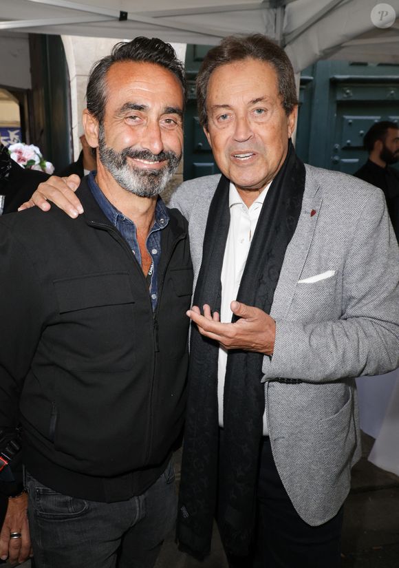 Olivier Benkemoun et Georges Fenech à la fête du nouvel an juif Roch Hachana chez Marek Halter à Paris, France, le 21 septembre 2025.

© Coadic Guirec/Bestimage