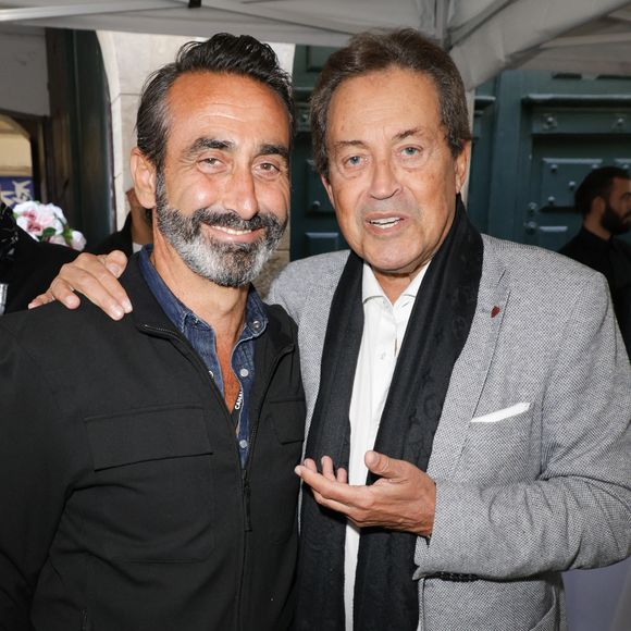 Olivier Benkemoun et Georges Fenech à la fête du nouvel an juif Roch Hachana chez Marek Halter à Paris, France, le 21 septembre 2025.

© Coadic Guirec/Bestimage