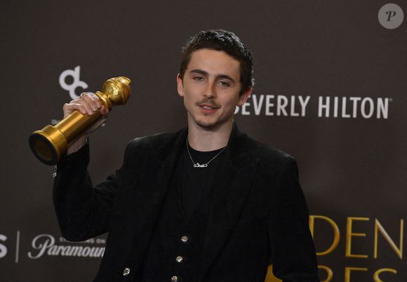 Timothée Chalamet apparaît en coulisses après avoir remporté le prix de la meilleure performance d'un acteur masculin dans un film - musical ou de comédie pour "Marty Supreme" lors de la 83e cérémonie annuelle des Golden Globe Awards au Beverly Hilton à Beverly Hills, Californie, le dimanche 11 janvier 2026. Photo by Jim Ruymen/UPI/ABACAPRESS.COM