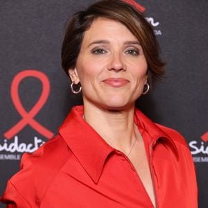 Pour pallier son manque de ponctualité dans la sphère privée, elle a avancé toutes ses horloges de sept minutes.
Melanie Taravant - Soirée de lancement du Sidaction 2026 au Lido à Paris le 16 Mars 2026. © Denis Guignebourg/Bestimage