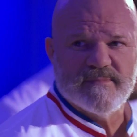 Philippe Etchebest en larmes face à Charles après son élimination de "Top Chef 2025", épisode du 4 juin, sur M6