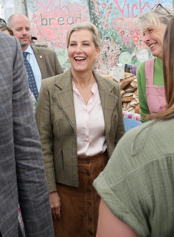 À ses côtés, le mari de Kate Middleton a pu compter sur la présence de Sophie Rhys-Jones

Sophie Rhys-Jones - Le prince de Galles, connu sous le nom de duc de Cornouailles lorsqu'il est en Cornouailles, et la duchesse d'Édimbourg assistent au Royal Cornwall Show au Royal Cornwall Showground, Whitecross, Wadebridge. Vendredi 6 juin 2025. Photo by Chris Jackson/PA Wire/ABACAPRESS.COM