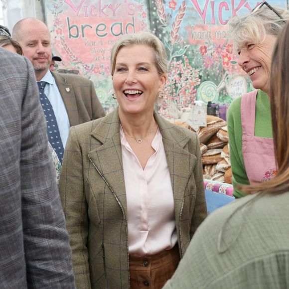 À ses côtés, le mari de Kate Middleton a pu compter sur la présence de Sophie Rhys-Jones

Sophie Rhys-Jones - Le prince de Galles, connu sous le nom de duc de Cornouailles lorsqu'il est en Cornouailles, et la duchesse d'Édimbourg assistent au Royal Cornwall Show au Royal Cornwall Showground, Whitecross, Wadebridge. Vendredi 6 juin 2025. Photo by Chris Jackson/PA Wire/ABACAPRESS.COM