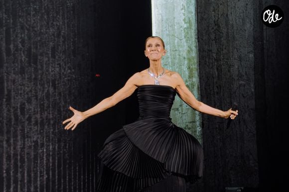 Celine Dion, tenue et bijoux Boucheron, lors de son premier concert à la Plénitude Arena à Paris La Défense le 12 septembre 2026. Agence / Bestimage