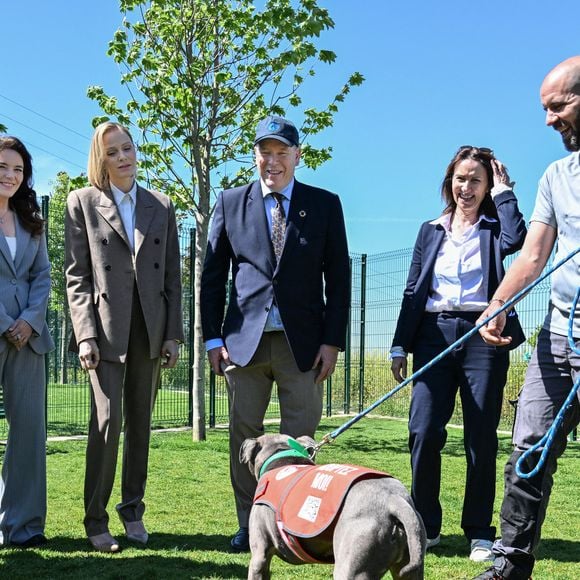 Le Prince Albert II, la Princesse Charlène de Monaco, la Princesse Stéphanie de Monaco, Camille Gottlieb, Mélanie-Antoinette de Massy et Gareth Wittstock ont visité les nouveaux locaux de la SPA de Monaco. 

© Bruno Bebert/Bestimage